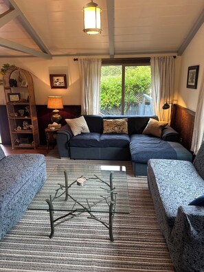 TV, fireplace - Sal's Beach Cottage Retreat (Fort Bragg)