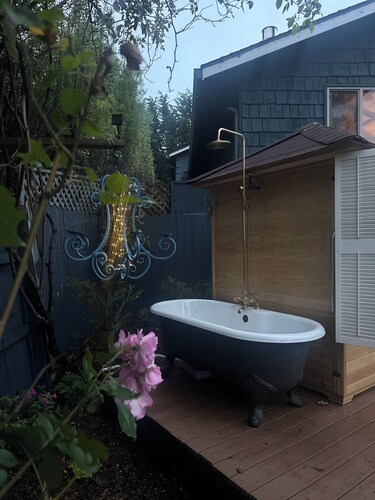 Sal's Beach Cottage Retreat