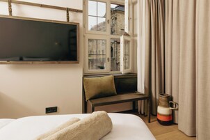 Old Town Hall View | In-room safe, desk, laptop workspace, blackout drapes