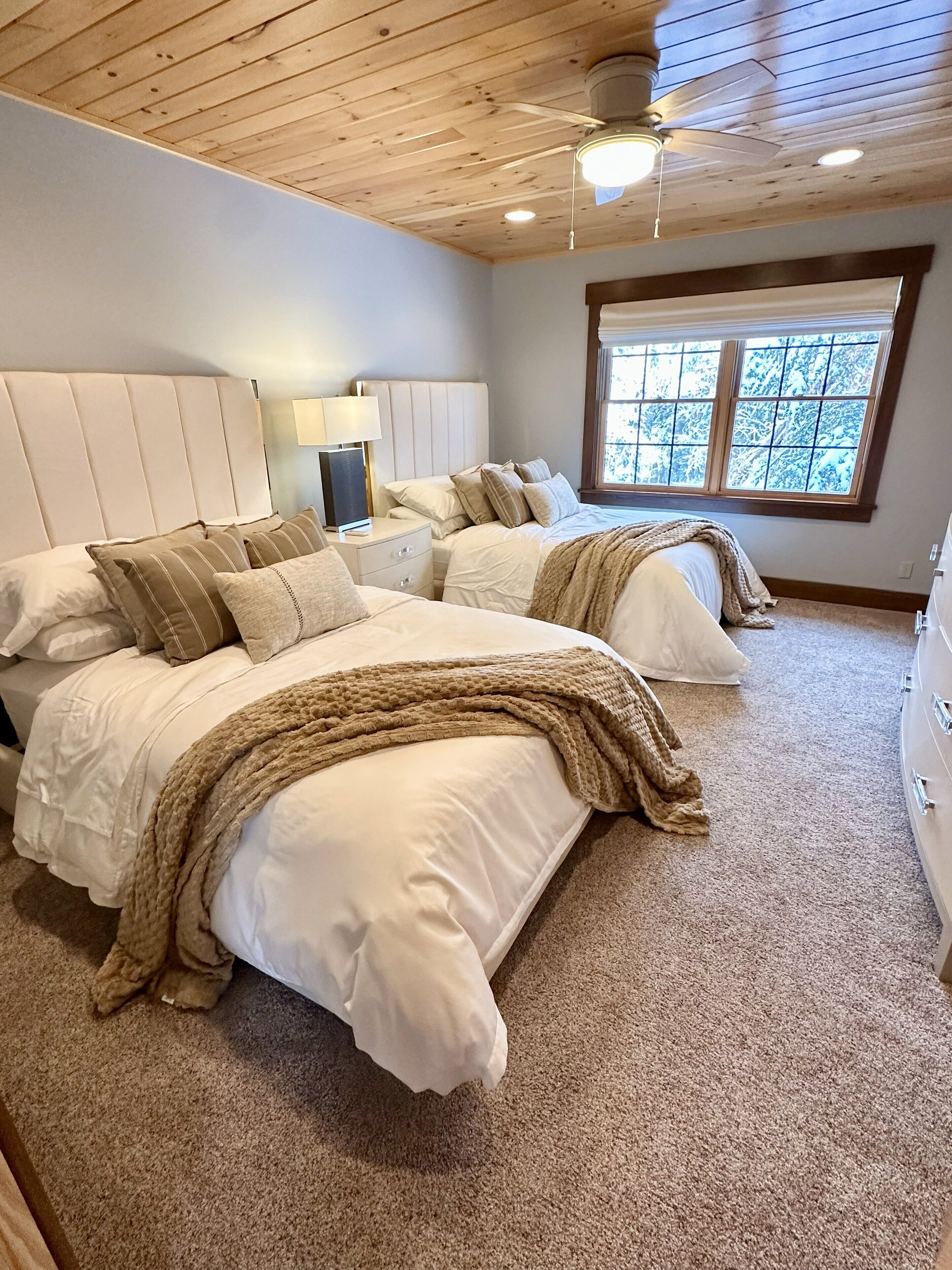 4 Schlafzimmer, Zimmersafe, Schreibtisch, Reisekinderbett