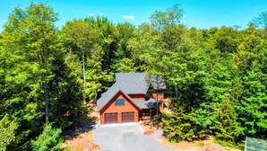 Exterior - Luxury, Modern 4 Bedroom House with Full Basketball and Pickleball Courts! (Old Forge)