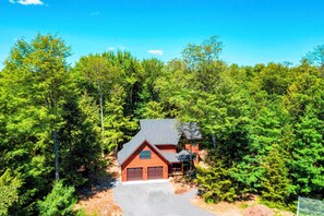 Exterior - Luxury, Modern 4 Bedroom House with Full Basketball and Pickleball Courts! (Old Forge)