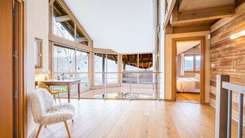 Bureau, fer et planche Ă repasser, Wi-Fi, draps fournis