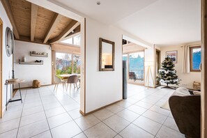 Fernseher, Kamin