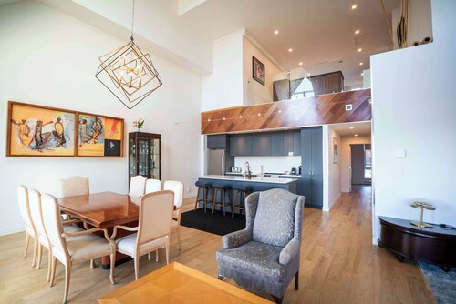 408 | Modern Condo | Pool & Panoramic View