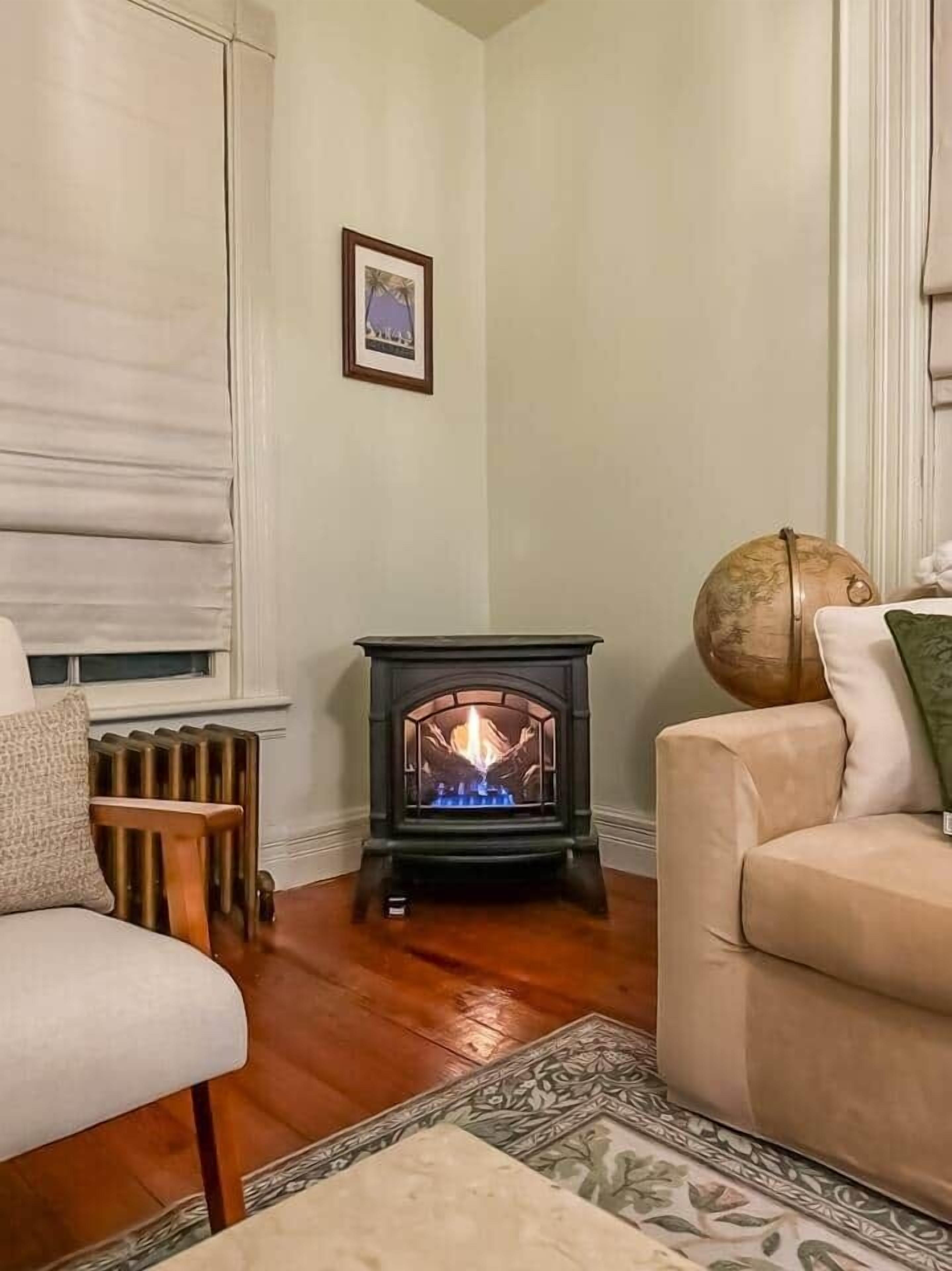 Charming Hudson Valley Escape | Heated Pool & Fire Pit - Hudson, NY