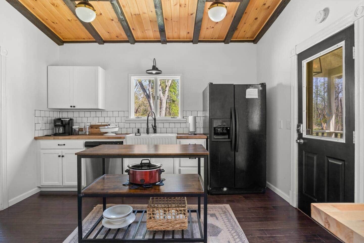 冰箱、微波炉、烤箱、炉灶