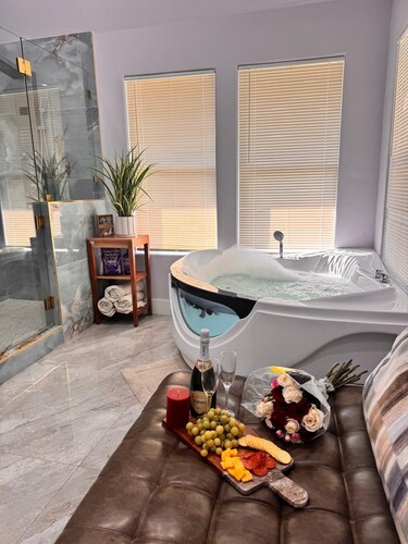 Luxury Lake James Retreat/Pool/Epic Game Room/PS5