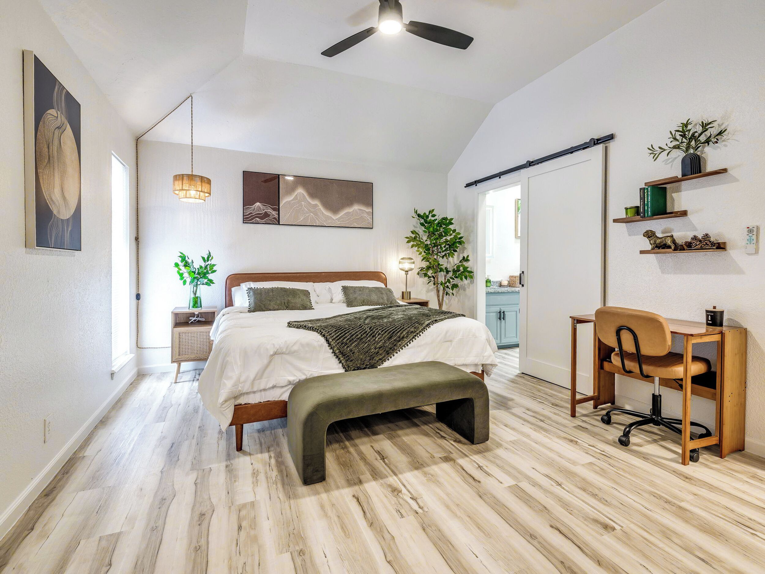 Tabla de planchar con plancha, cuna de viaje y wifi gratis 