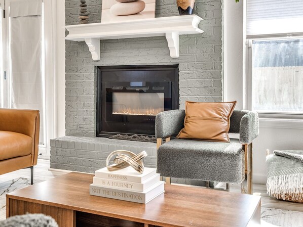 Televisie en een open haard