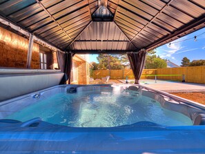 Bain à remous extérieur