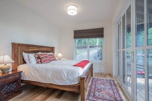 Iron/ironing board, WiFi, bed sheets - Millet Lake House • Hot Tub •  Sandy Private Beach • Chester (Chester)