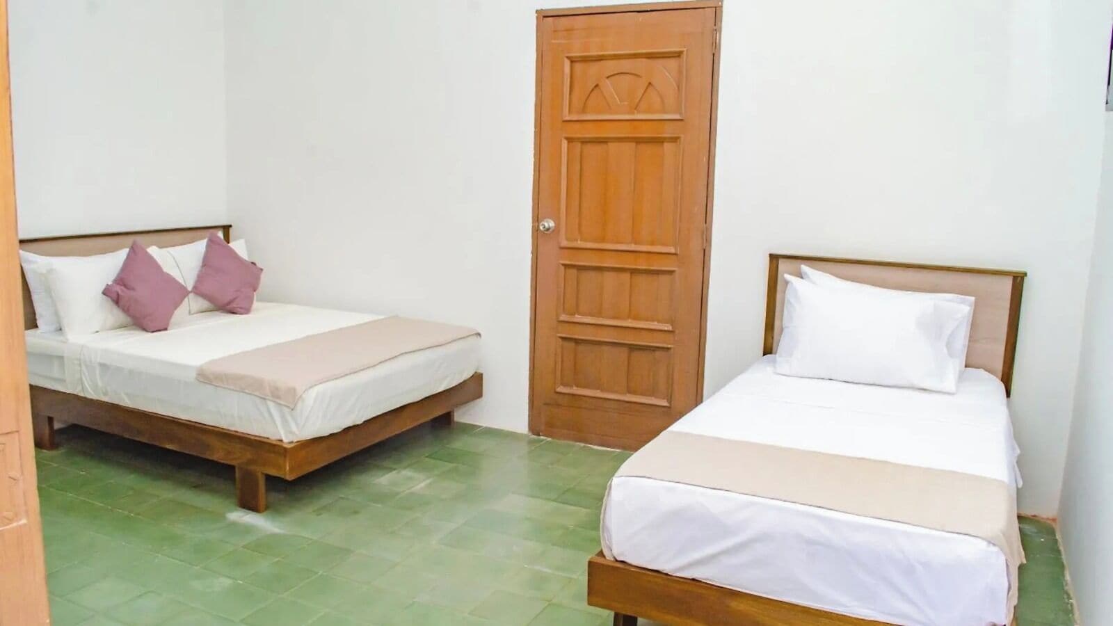 Deluxe Triple Room | Desk, free WiFi
