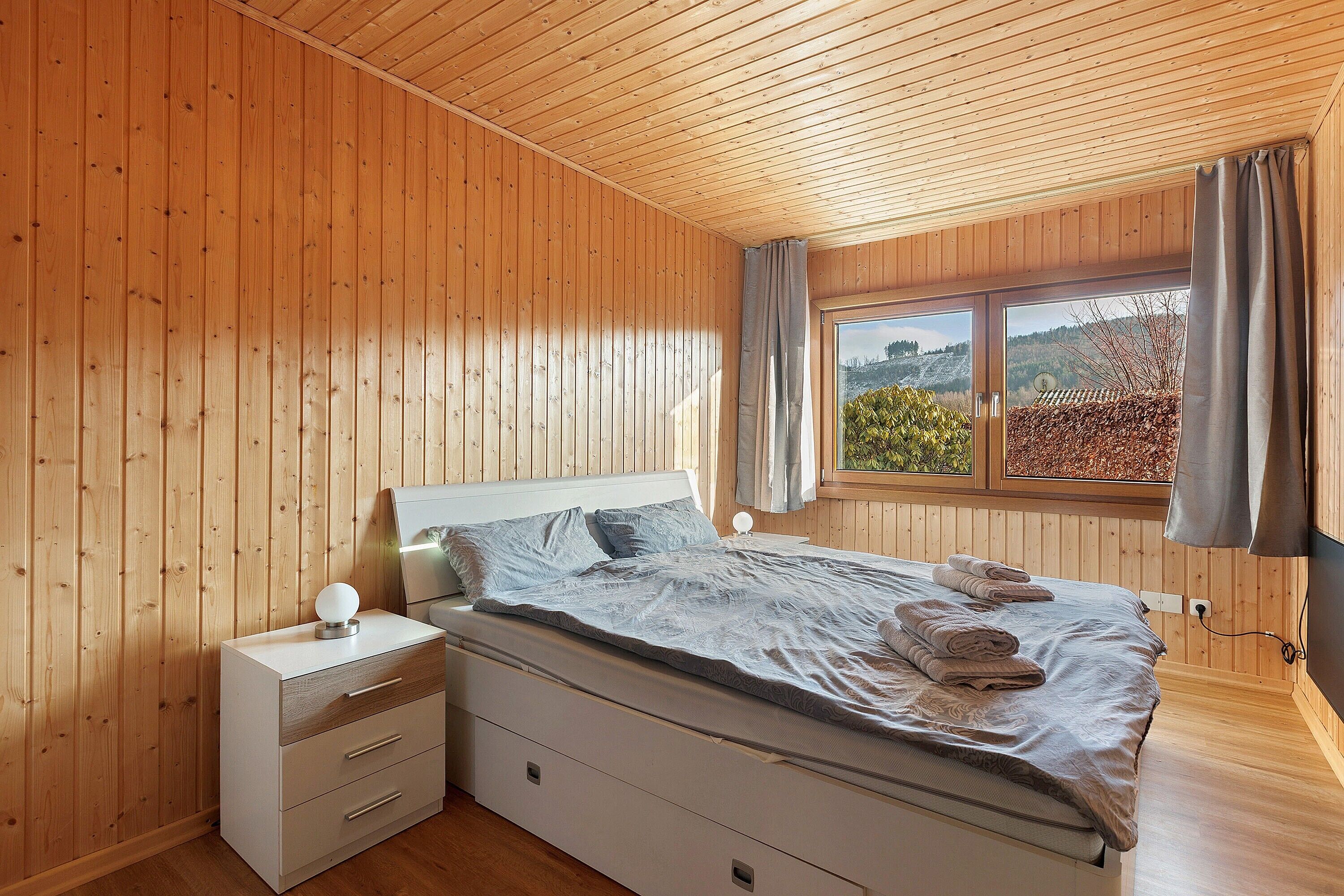 2 Schlafzimmer, Schreibtisch, WLAN, Bettwäsche