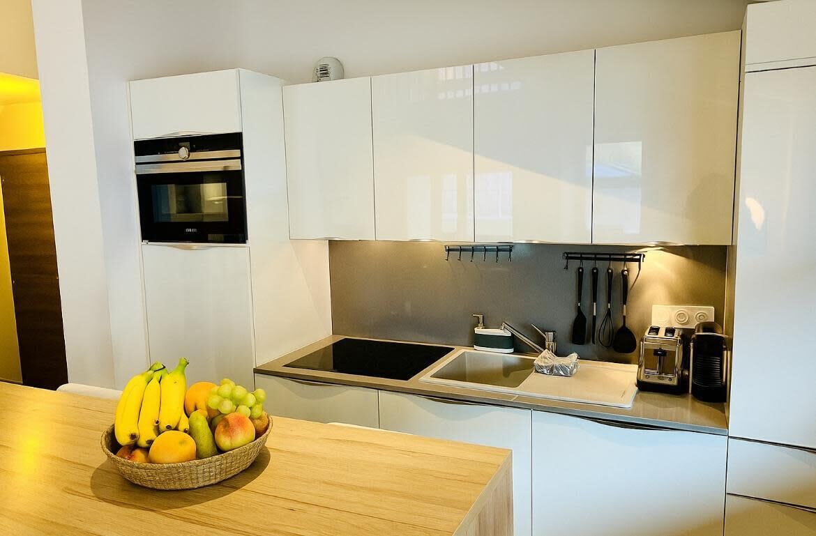 Fridge, microwave, oven, dishwasher