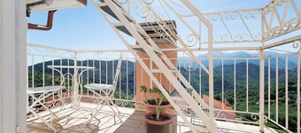 'Peperoncino' Room with Hill View