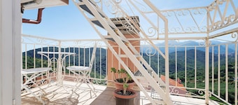 Rosmarino Room with Hill View