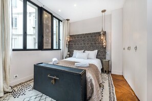 3 bedrooms, desk, iron/ironing board, free WiFi - STEP INTO AN EXTRAORDINARY HIGH-END, ONE OF A KIND PARISIAN ESCAPE–SAINT GERMAIN (Paris)