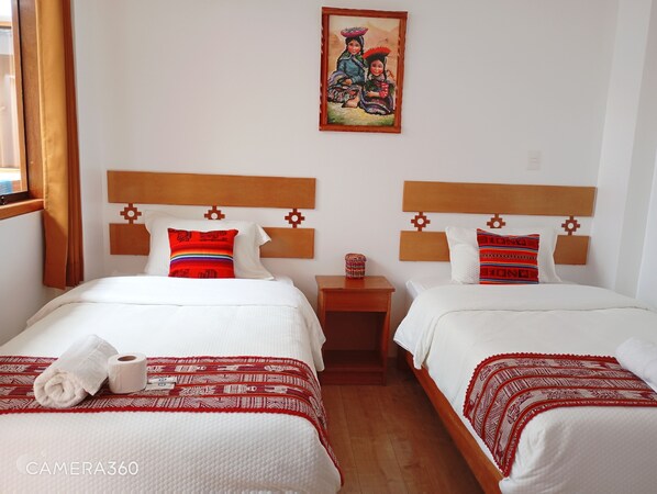 Standard Twin Room, Patio, Courtyard View | Bathroom | Shower, towels, soap, toilet paper - Qente Wings Guest House (Ollantaytambo)