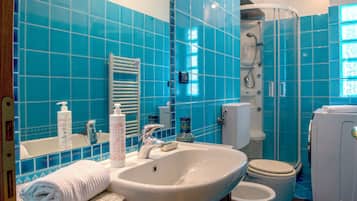 Apartment, 2 Bedrooms, Sea View | Bathroom | Shower, hair dryer, towels, soap