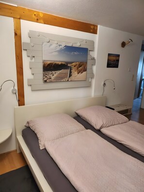 Strykejern/-brett, wi-fi og sengetøy