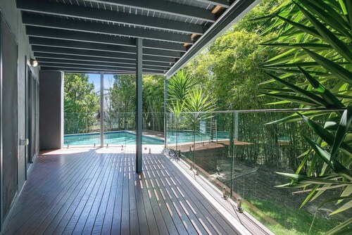 Flinders Haven Poolside Escape by the Beach