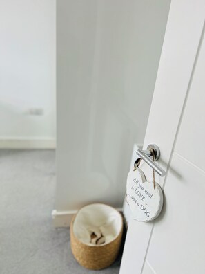 Interior - 20% Discount, 1-Bed Apartment  Maidstone Town Centre, Free parking, Convenient (Maidtsone)