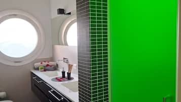 Doccia, asciugacapelli, asciugamani