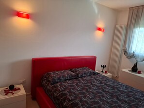 2 bedrooms, iron/ironing board, WiFi, bed sheets - Apartment 'Il Sogno di Elisa' with Private Garden, Wi-Fi, and Air Conditioning (Martellago)