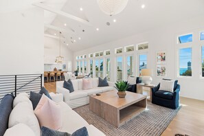 Smart TV, fireplace, ping pong, books - Luxury, Private Pool, Gulf Views, Elevator, Games (Santa Rosa Beach)