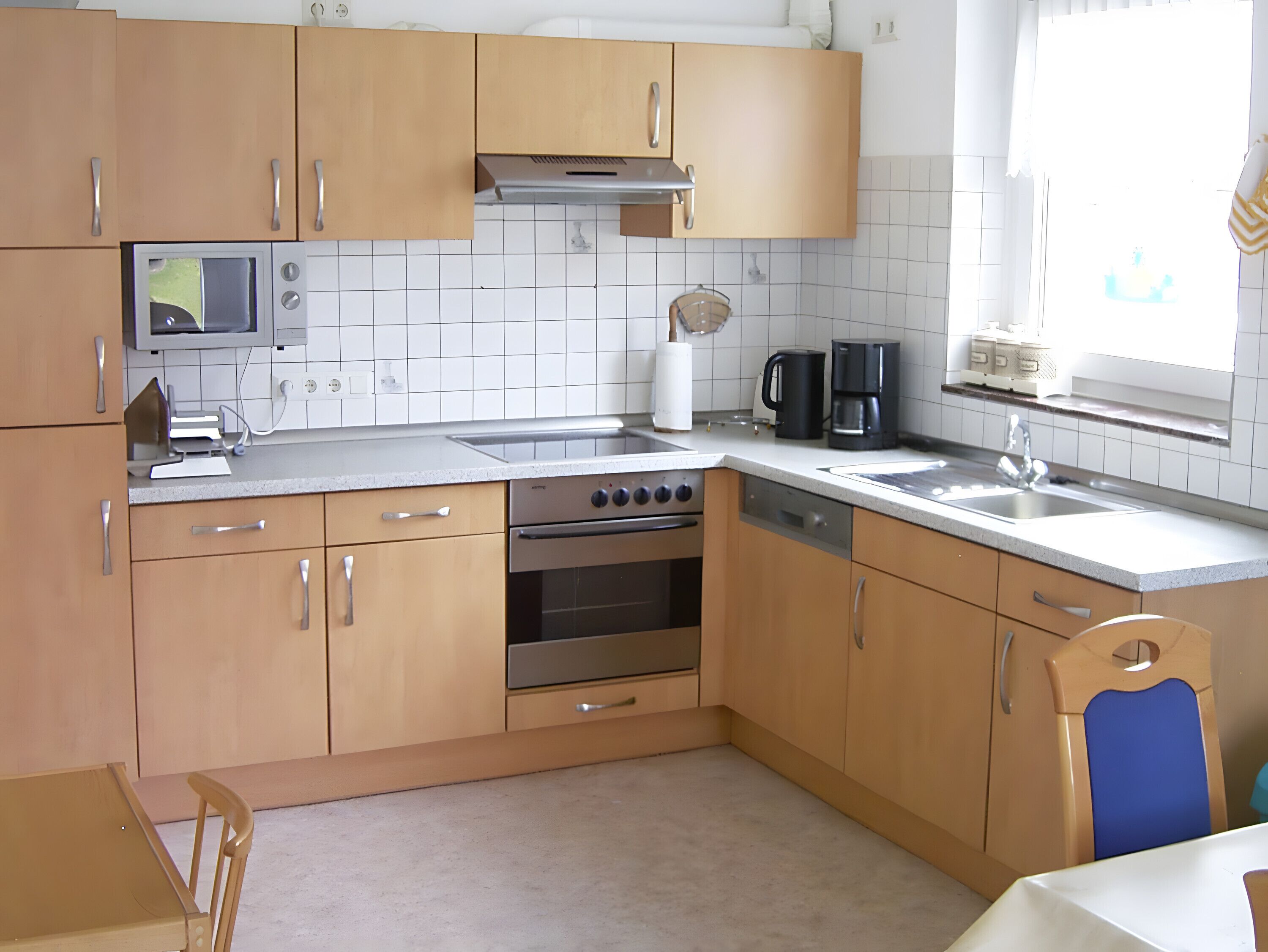 Kühlschrank, Mikrowelle, Ofen, Geschirrspüler