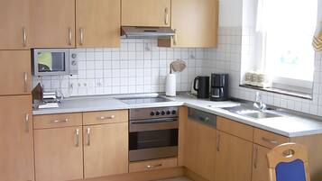 Frigorifero, microonde, forno, lavastoviglie