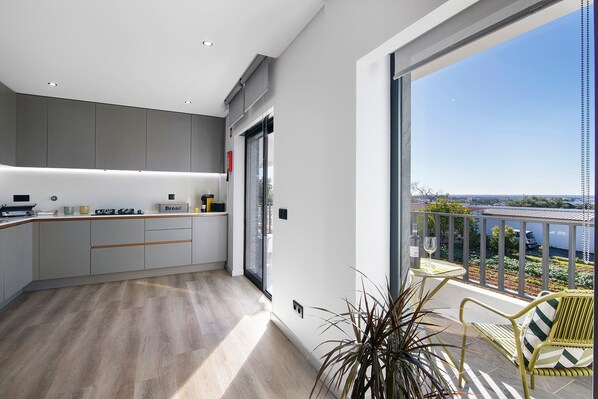 Interior - Casa das Amendoeiras: Country House with Balcony, Wi-Fi, and Air Conditioning (Faro)