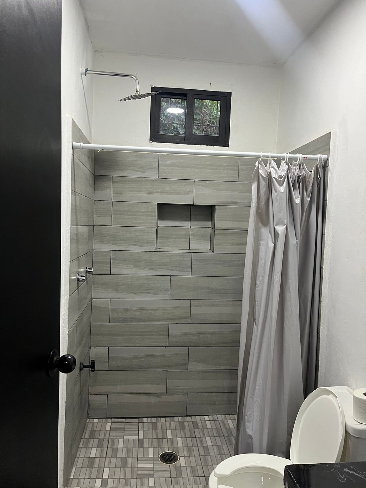 Phòng Tiêu chuẩn | Phòng tắm | Buồng tắm vòi sen, khăn tắm, xà phòng, dầu gội 