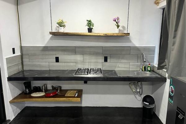 Frigobar, utensilios de cocina