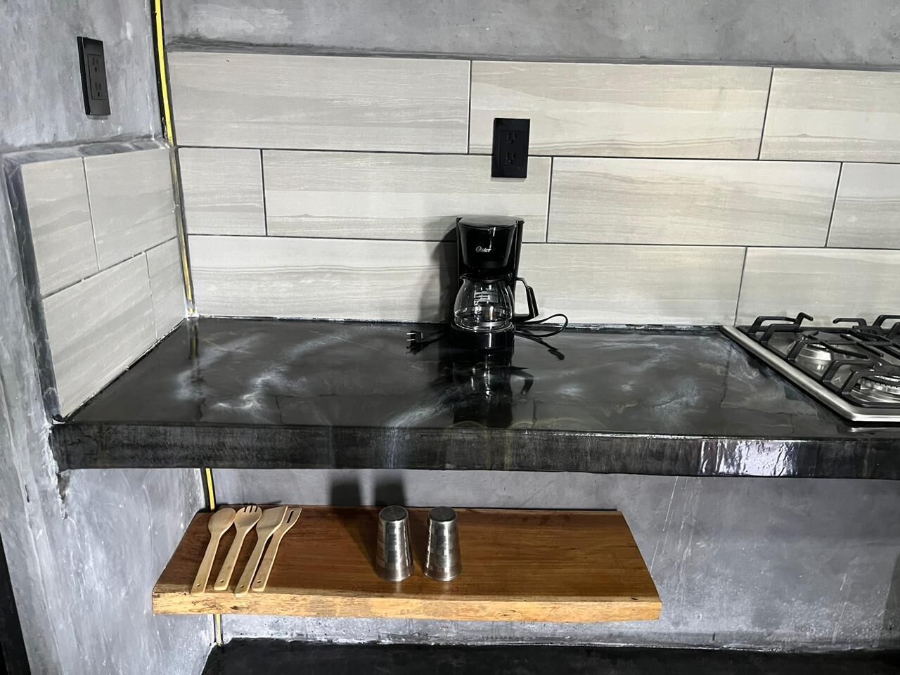 Standard Room | Private kitchen | Mini-fridge, cookware/dishes/utensils