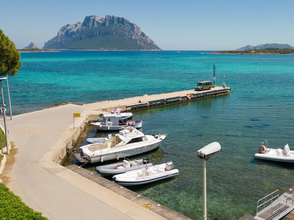 Marina - Room 'Stanza 3- Standard' with Wi-Fi and Air Conditioning (Porto San Paolo)