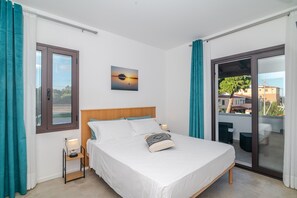 WiFi, bed sheets - Room 'Stanza 2- Con Terrazza Privata' with Private Terrace, Wi-Fi and Air Conditioning (Porto San Paolo)