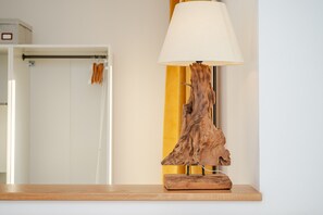 Interior - Room 'Stanza 1- Con Terrazzo Privato' with Private Terrace, Wi-Fi and Air Conditioning (Porto San Paolo)