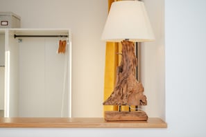 Interior - Room 'Stanza 1- Con Terrazzo Privato' with Private Terrace, Wi-Fi and Air Conditioning (Porto San Paolo)