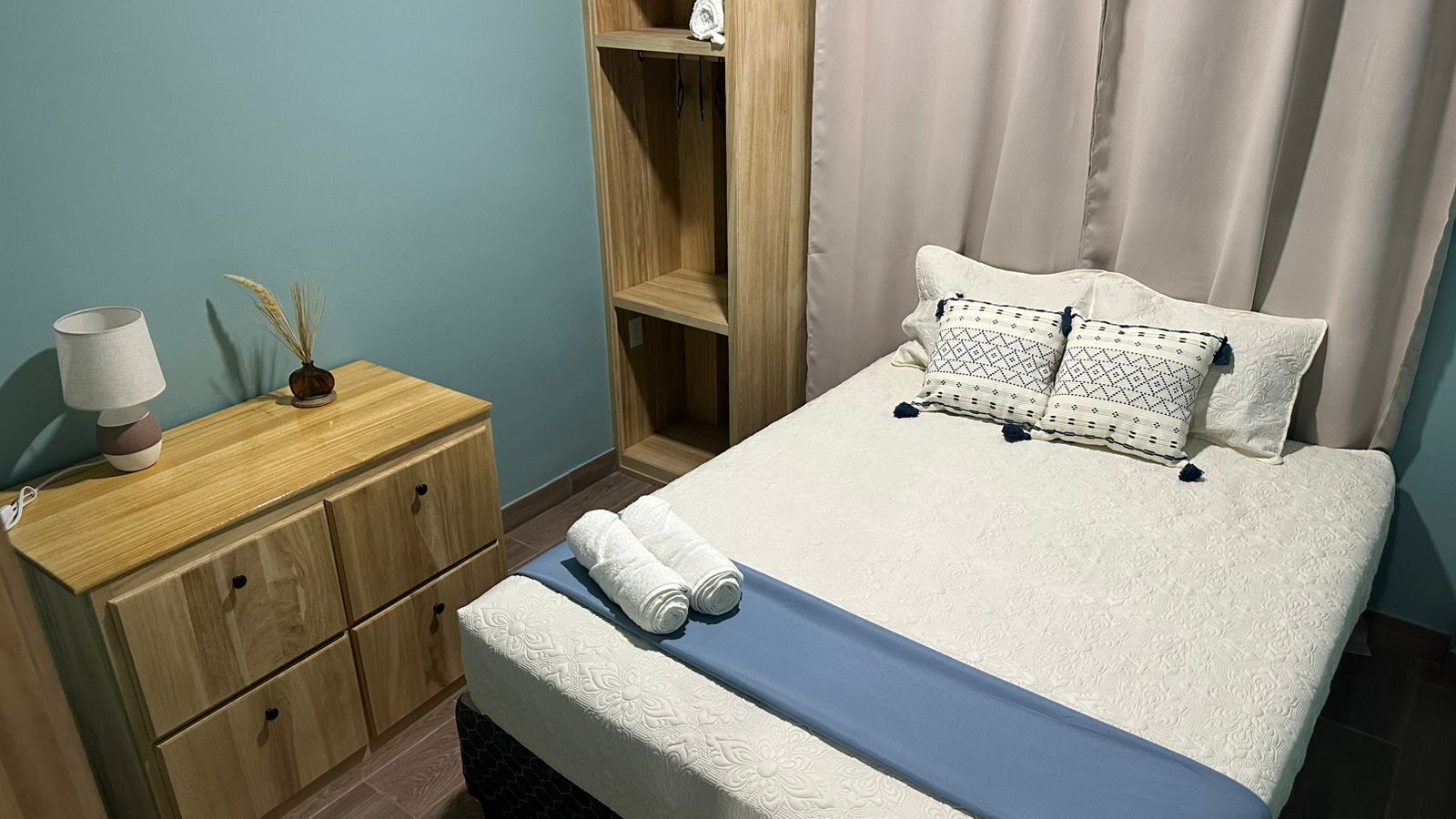 Apartemen Keluarga | Didekorasi berbeda-beda dan dilengkapi dengan perabotan berbeda-beda