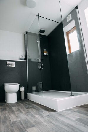 Kahden hengen economy-huone (yksi tai kaksi sänkyä) | Kylpyhuone