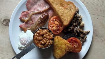 Ferdiglaget frokost er inkludert hver dag