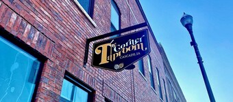 It's a Brick...House - Family sized condo right outside beautiful Cascade!