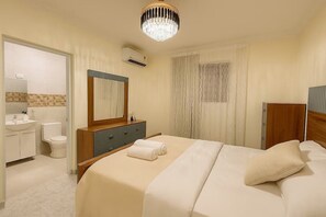 3 bedrooms, iron/ironing board, Internet, bed sheets