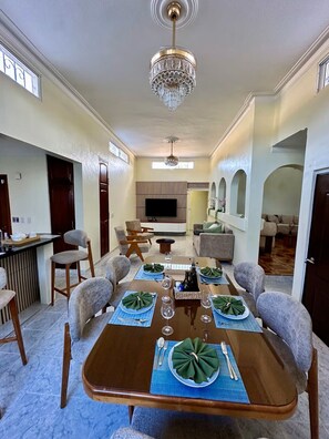 Dining - Casa Moderna en la mejor zona de BONAO (Bonao)