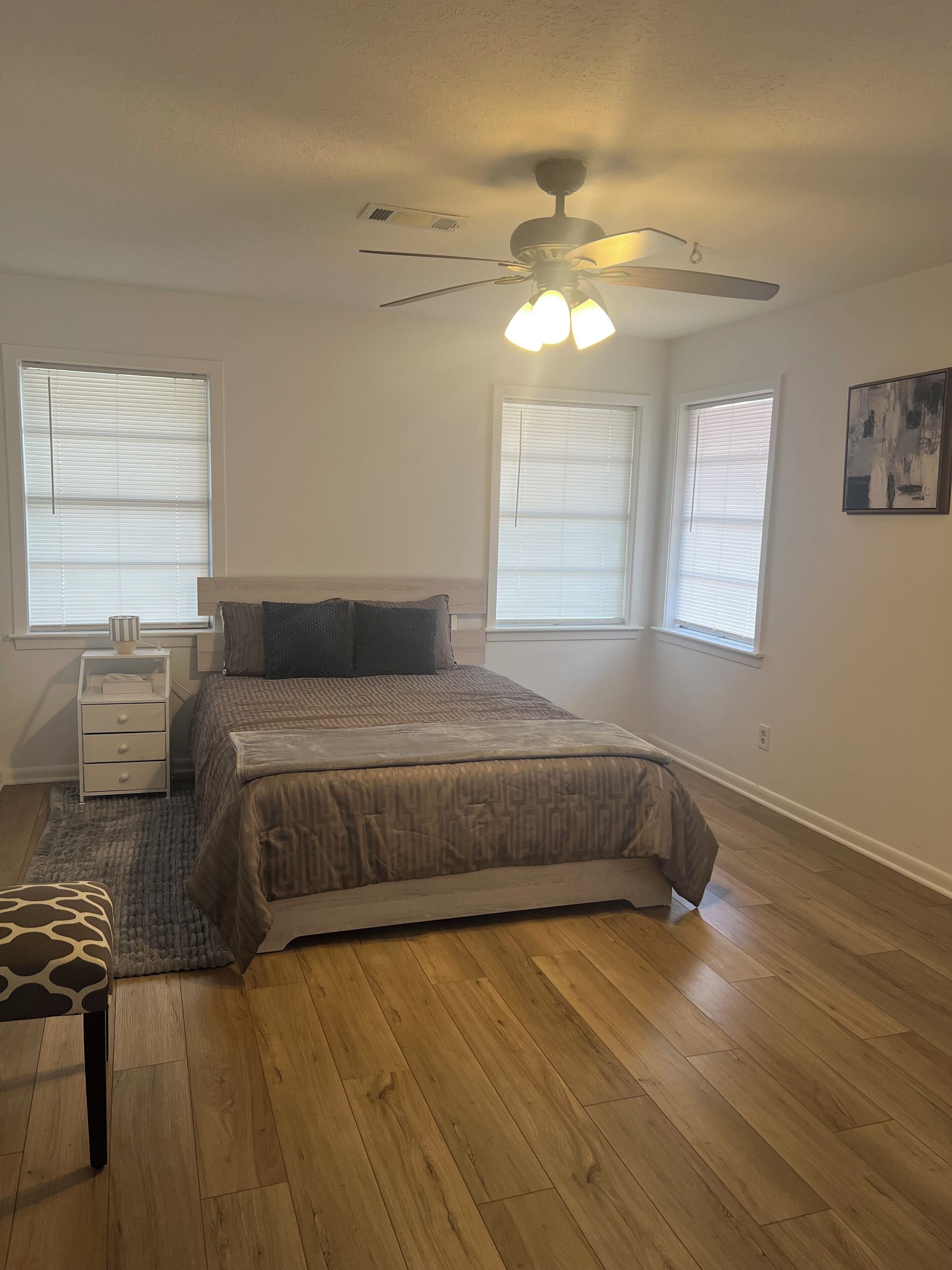 Bügeleisen/Bügelbrett, WLAN, Bettwäsche