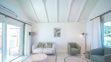 Superior Studio Suite, Balcony, Mountain View | Premium bedding, Select Comfort beds, in-room safe, cribs (surcharge)