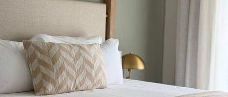 Premium bedding, Select Comfort beds, in-room safe, cribs (surcharge)