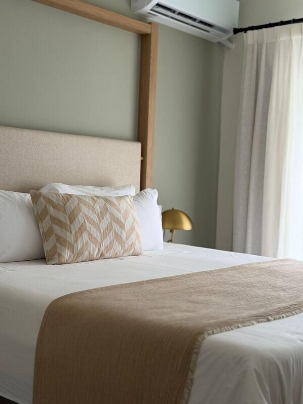 Premium bedding, Select Comfort beds, in-room safe, cribs (surcharge) - Scenery Hotel Saba (Windward Side)